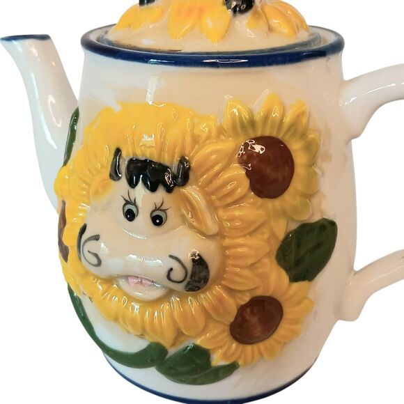 Cow With Sunflowers Ceramic Small Teapot Or Large Creamer Kitschy 6" x 7" - Picture 9 of 11